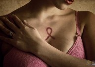被乳腺癌“敲门”的年轻女性，回归正常生活成为“近在咫尺的奢望”
